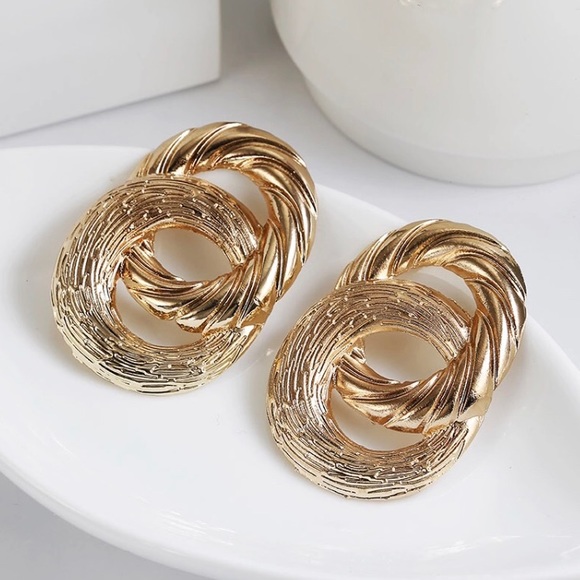 Roxy Gold Statement Earrings - ๐ BUNDLE EARRINGS - 3/$55 OR 5/$70 ๐ - Picture 5 of 6